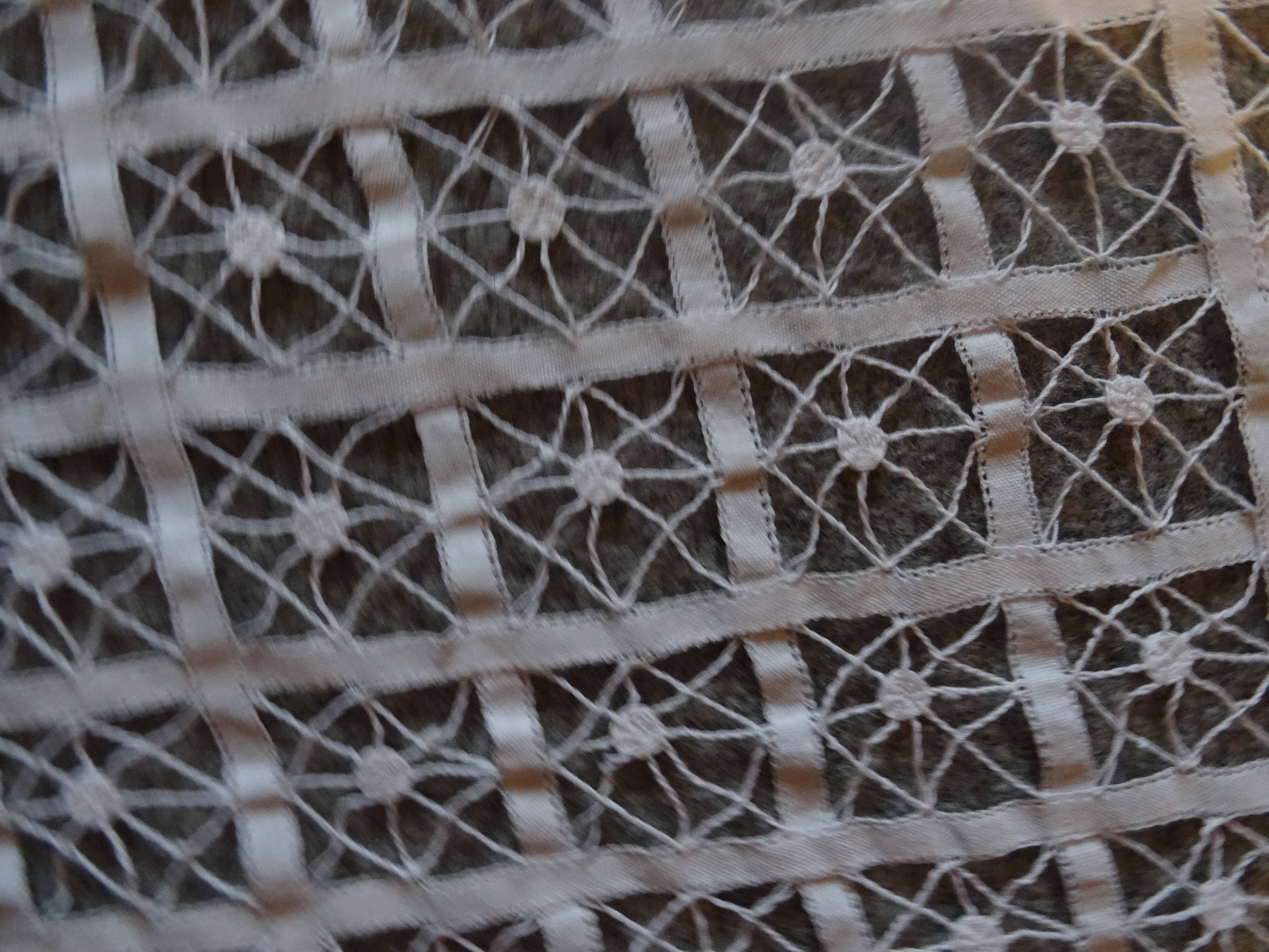 Nappe carrée ancienne