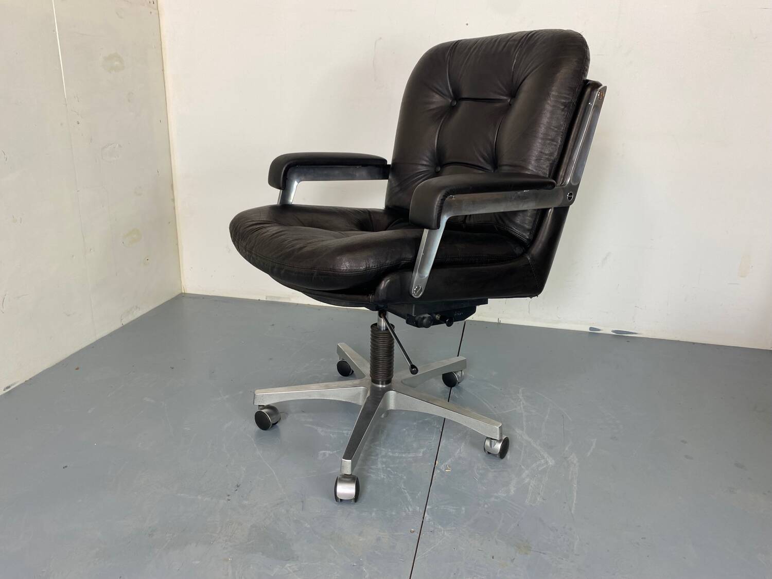 Mid-Century Italian Modernist Leather and Steel Adjustable Desk Chair, 1950s