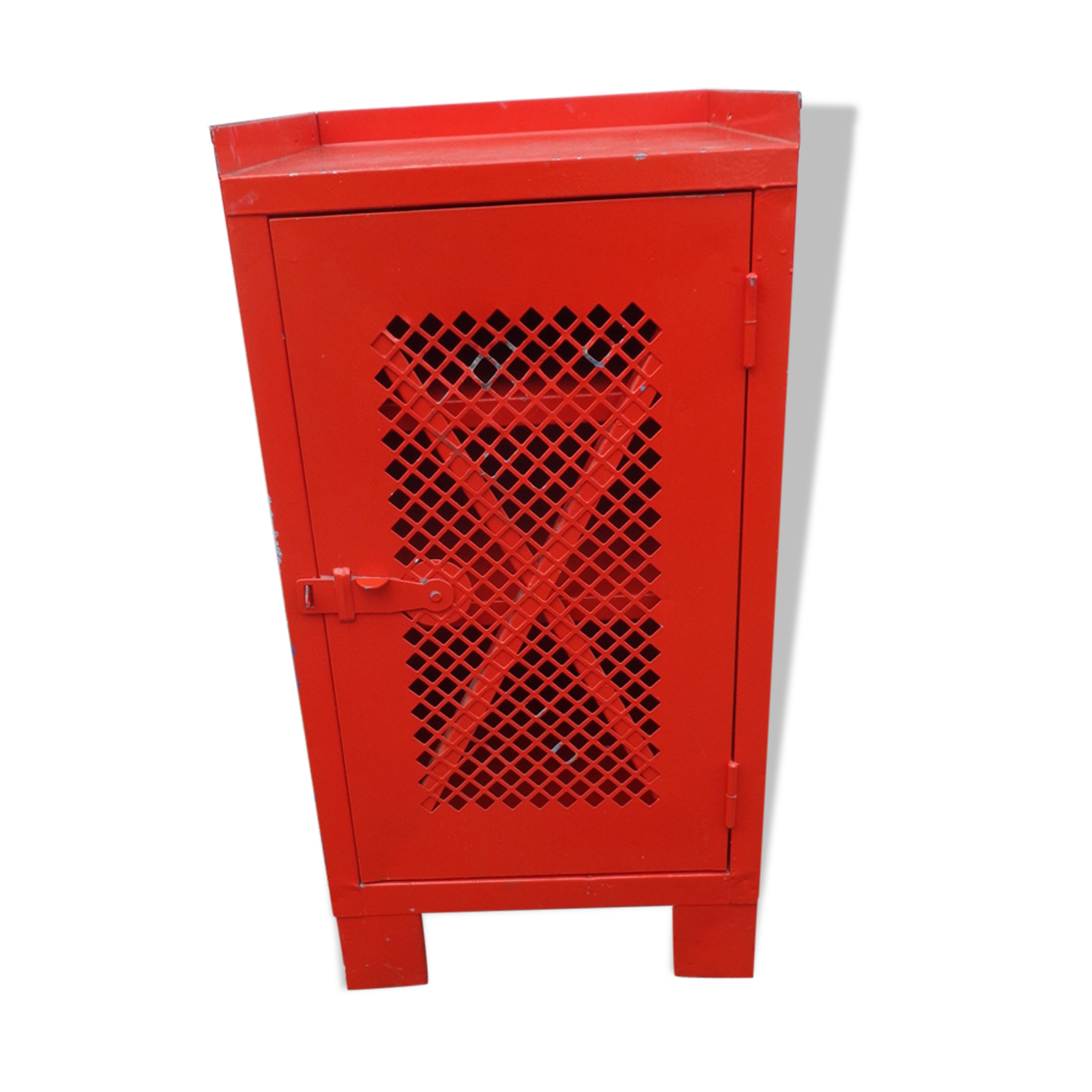 Industrial workshop servant