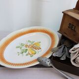 Oval ceramic plate