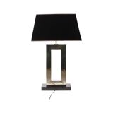 Lampe de table design Eichholtz Arlington en acier inoxydable avec base en granit 72 cm
