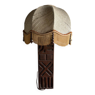 Lampe africaniste brutaliste en bois sculpté 1950 abat-jour en tissu