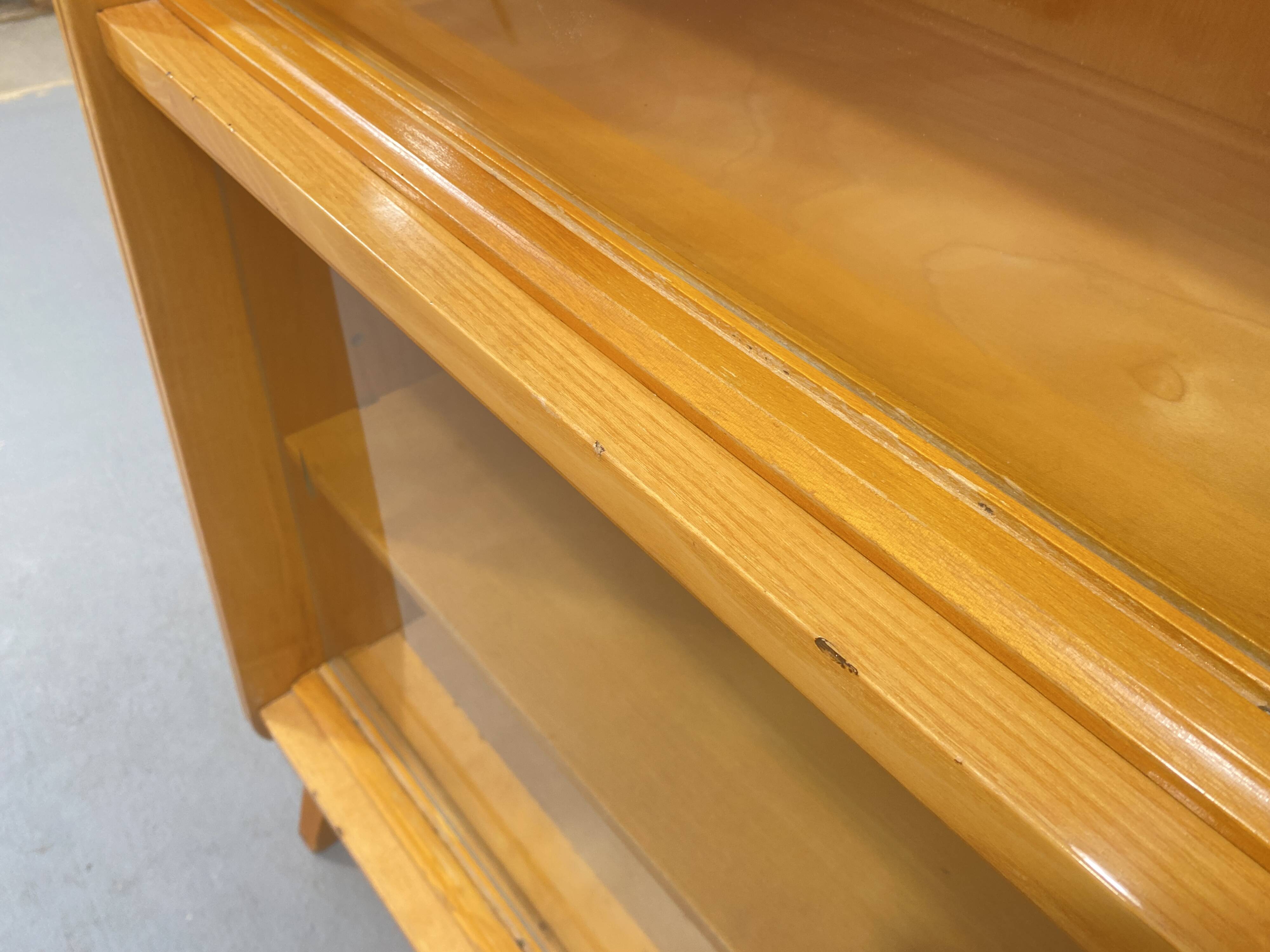 Bibliothèque vintage en noyer par František Jirák, 1960, Tchécoslovaquie