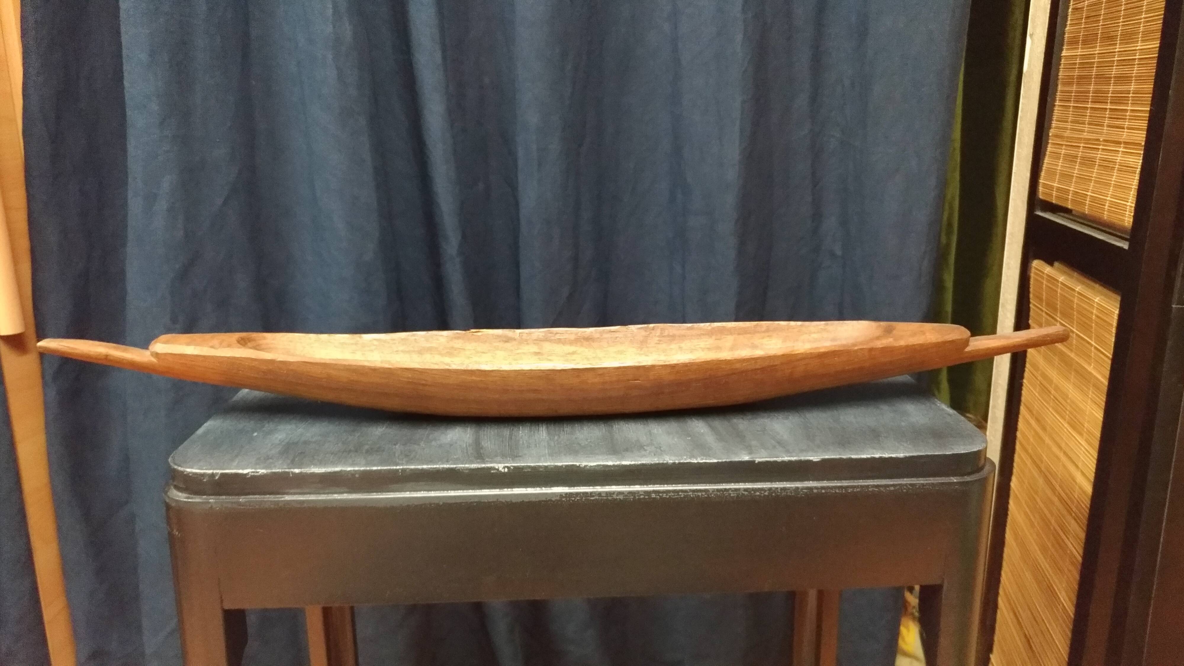 Pirogue vide poche en bois