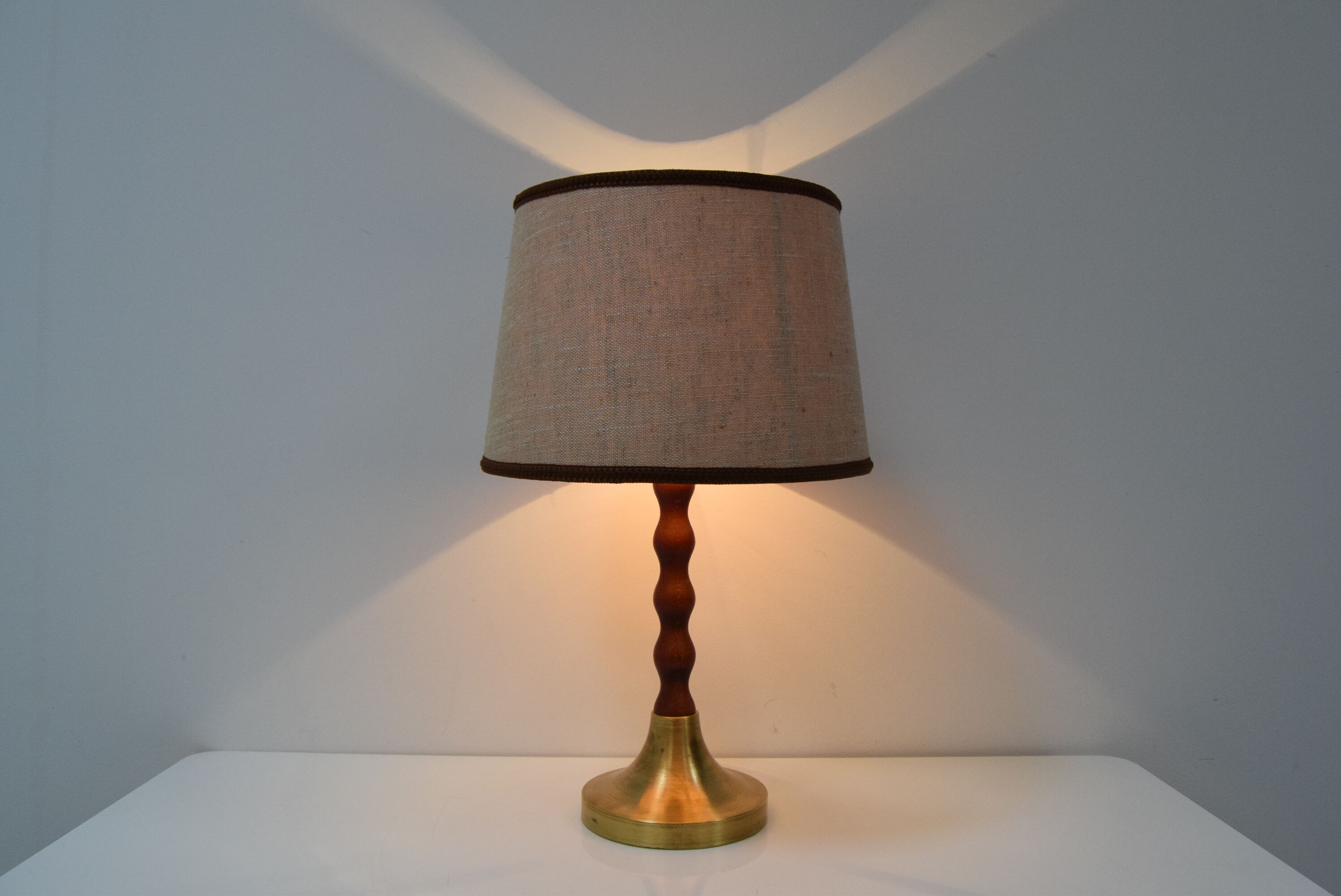 Lampe de table du milieu du siècle, années 1960