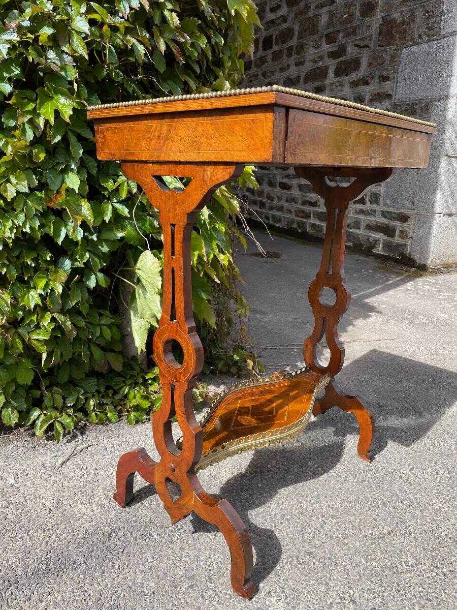 Small Walnut Side Table, England, 19th Century