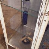 Vitrine médicale ancienne