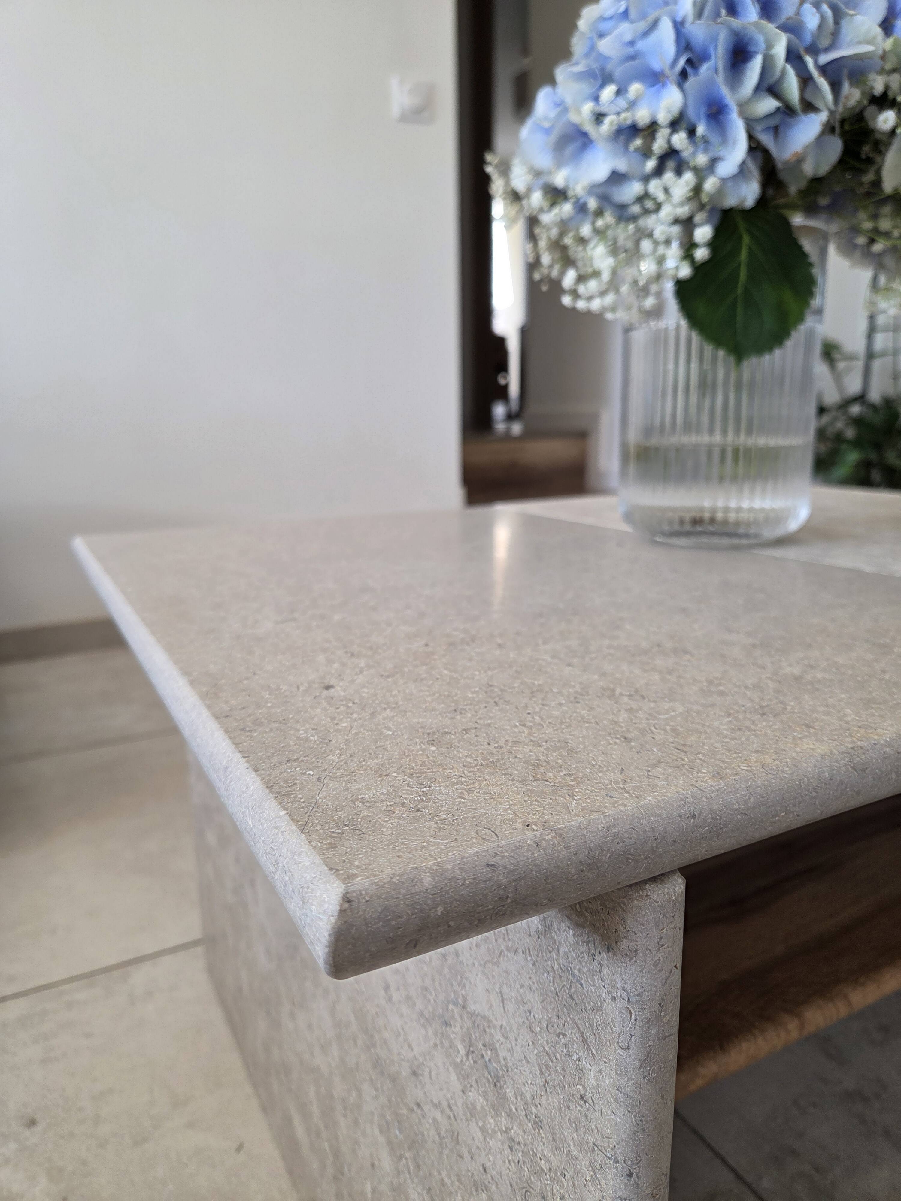 Table basse en pierre