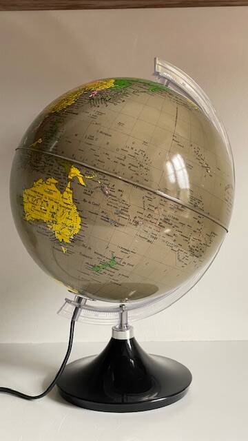 Illuminated terrestrial globe made in italy