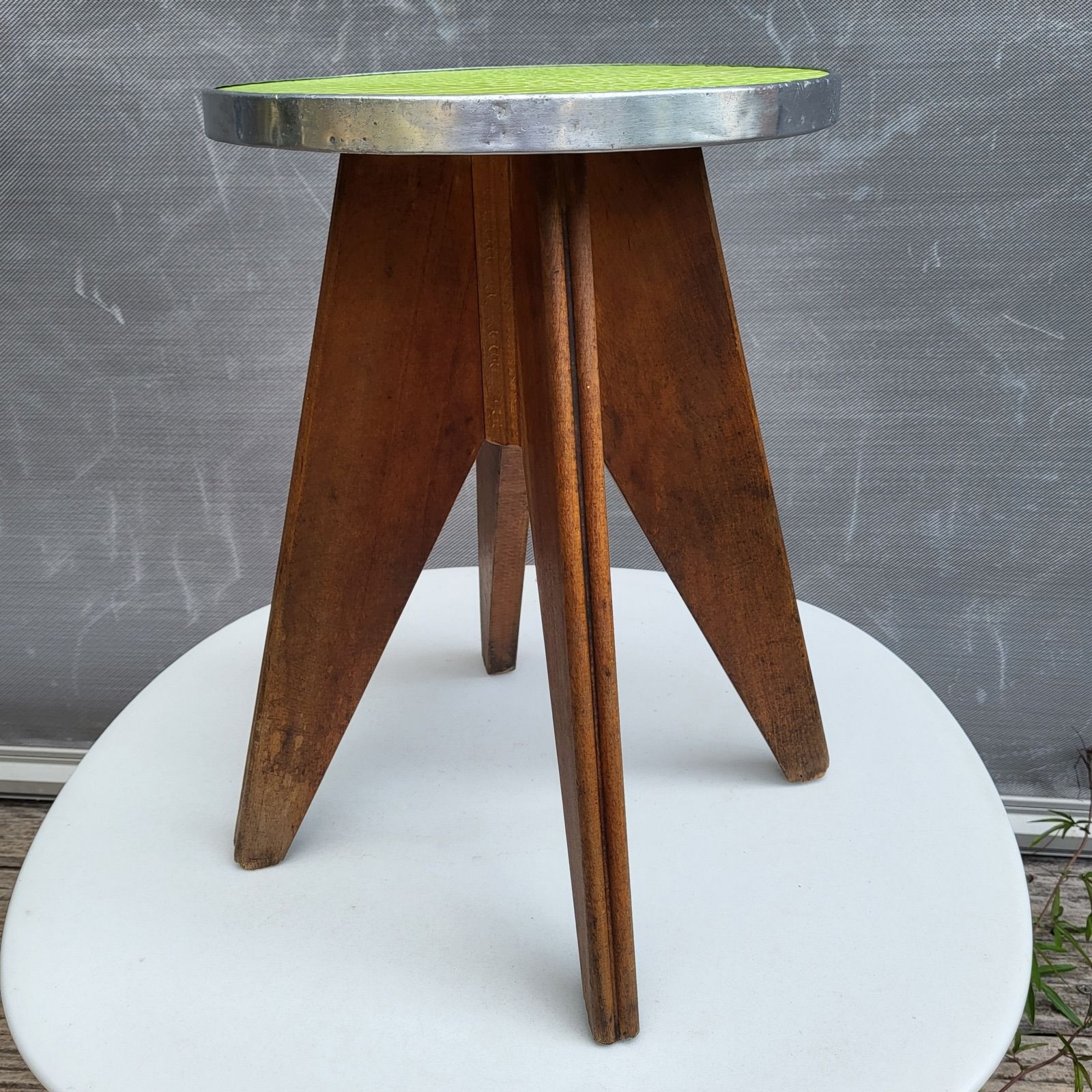 Vintage pop design stool 1950 • granny green leather