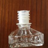 Diamond-tipped whisky carafe