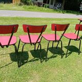 Table and its four chairs in Red formica