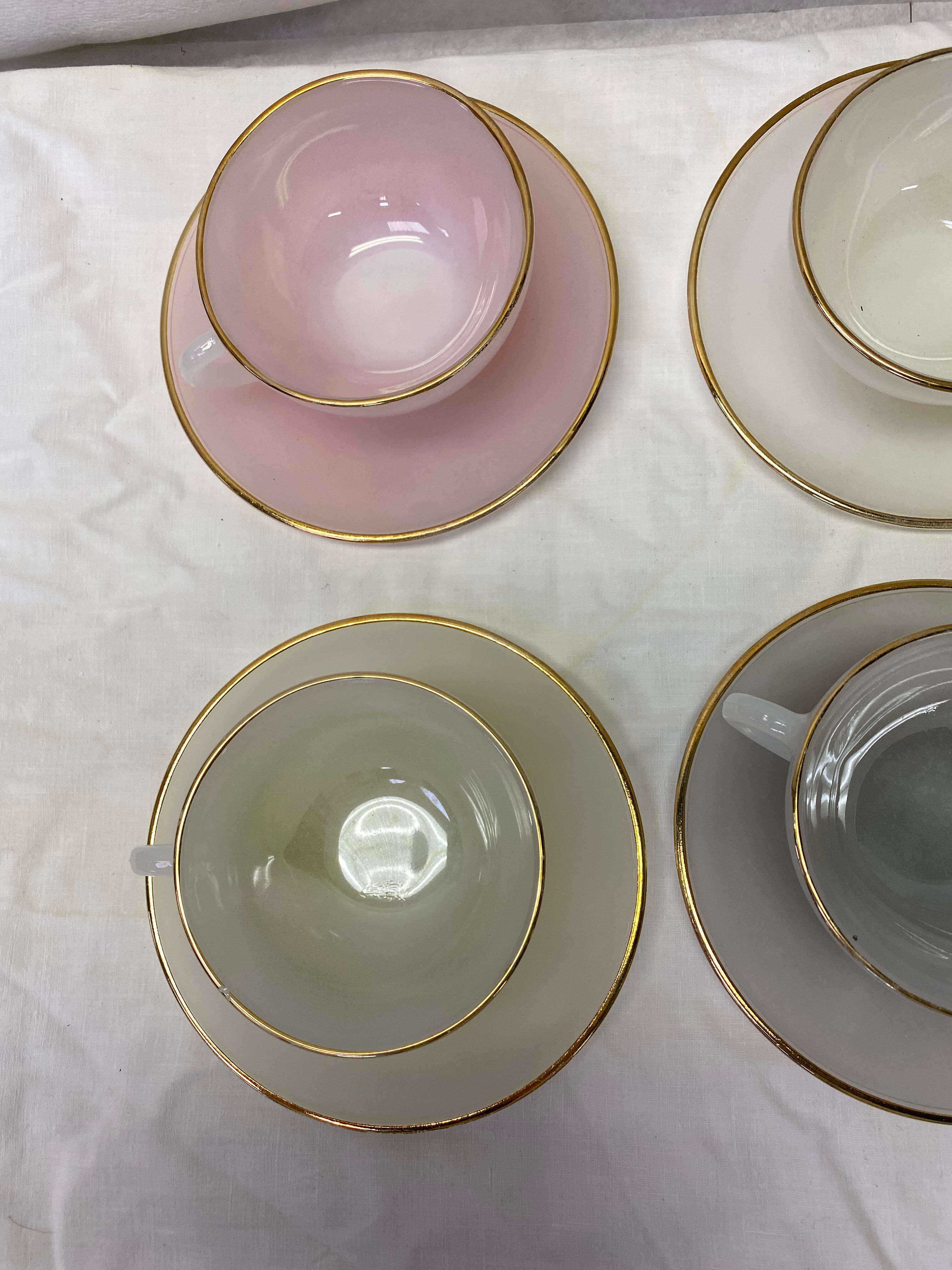 6 vintage cups in iridescent glass