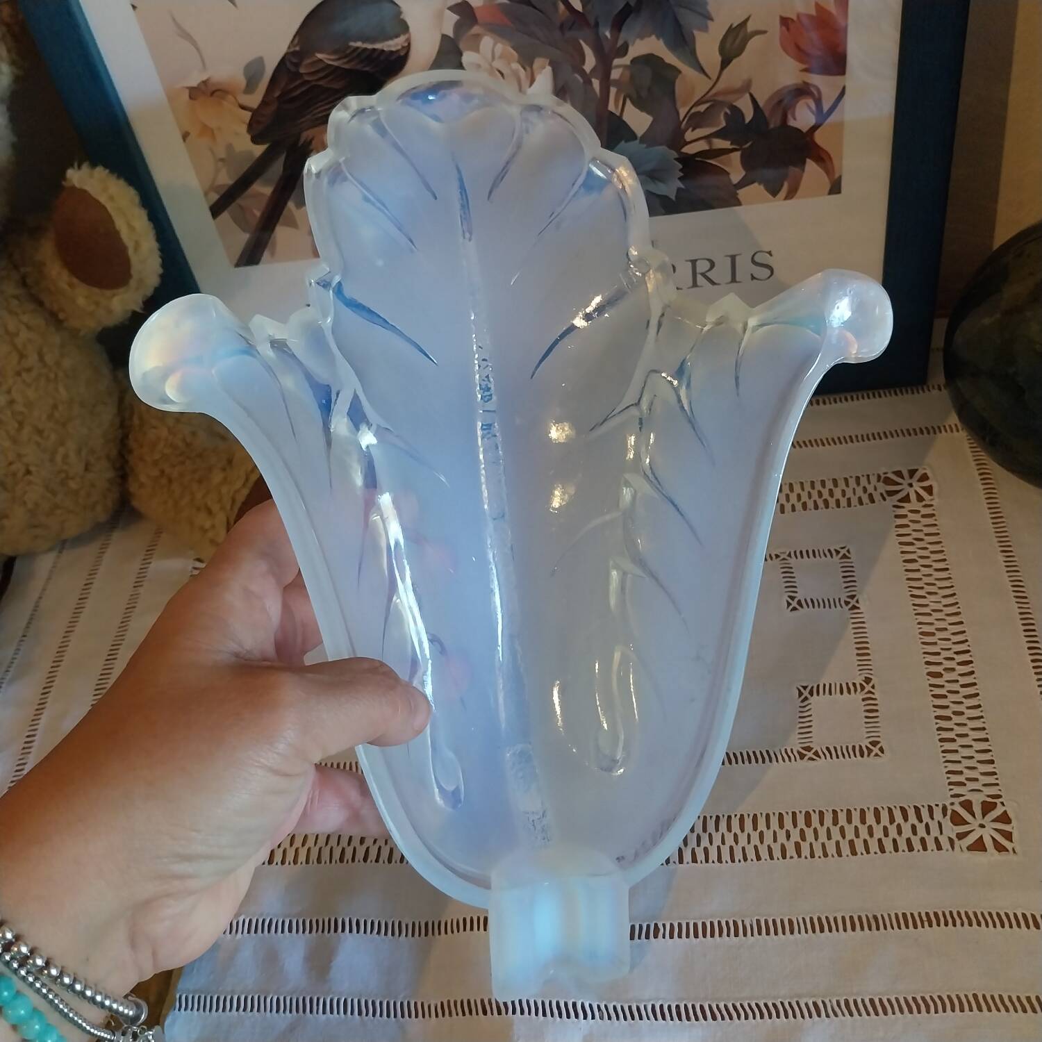 Antique Art Deco wall sconce in opalescent glass, Ezan France