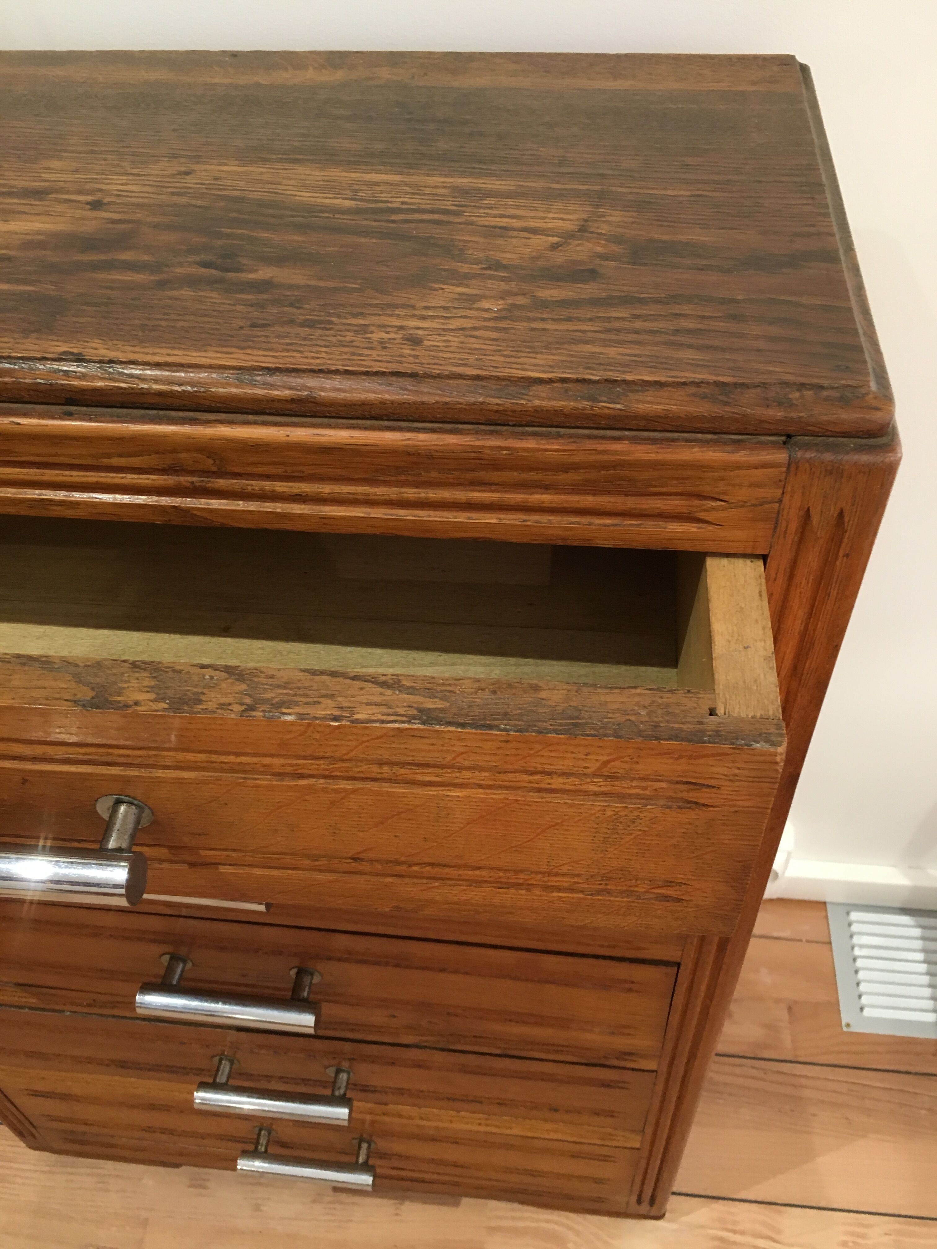 Small extra chest of drawers
