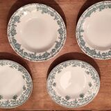 Quatre assiettes Saint Amand