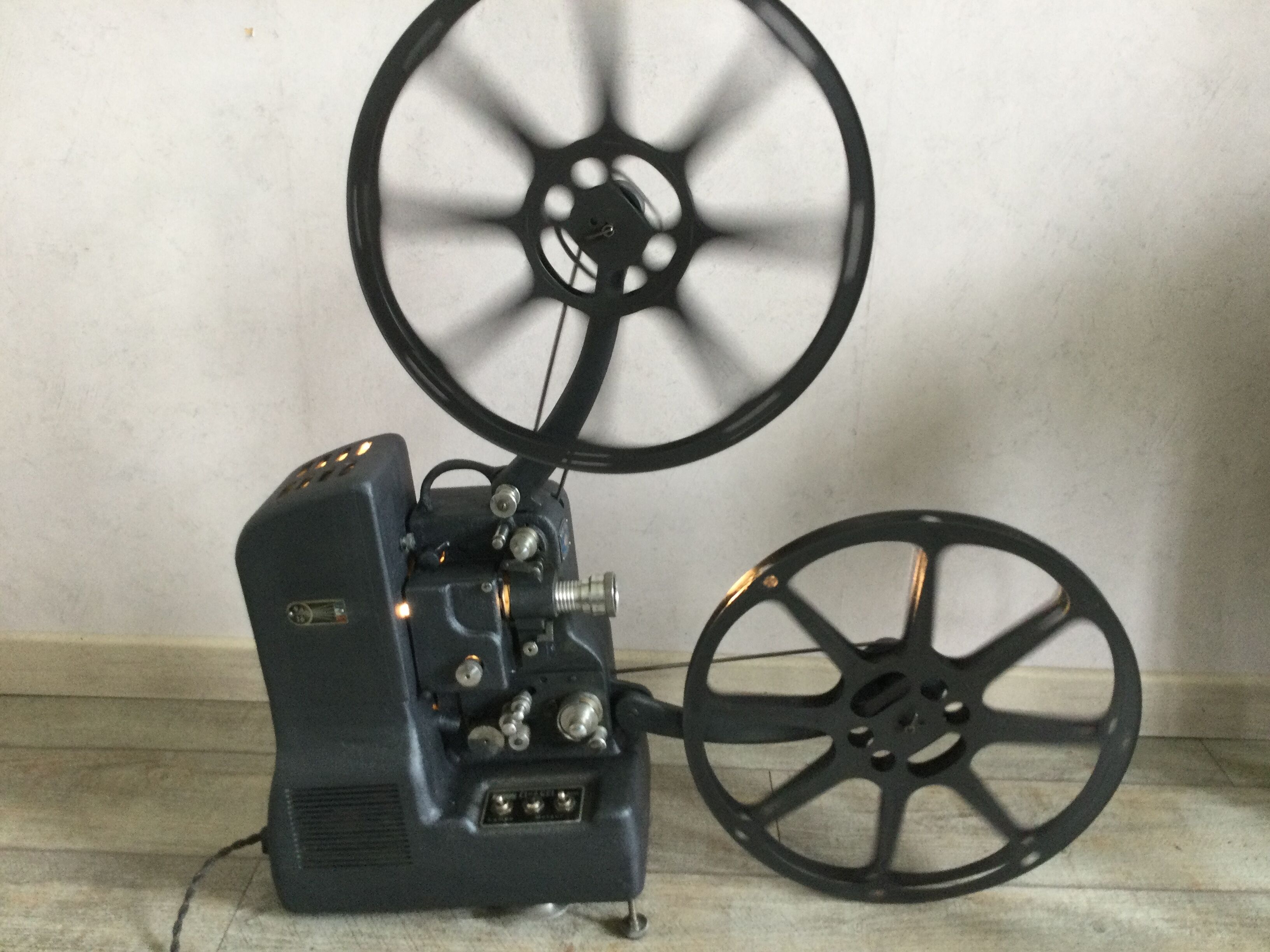 50s/60s movie projector