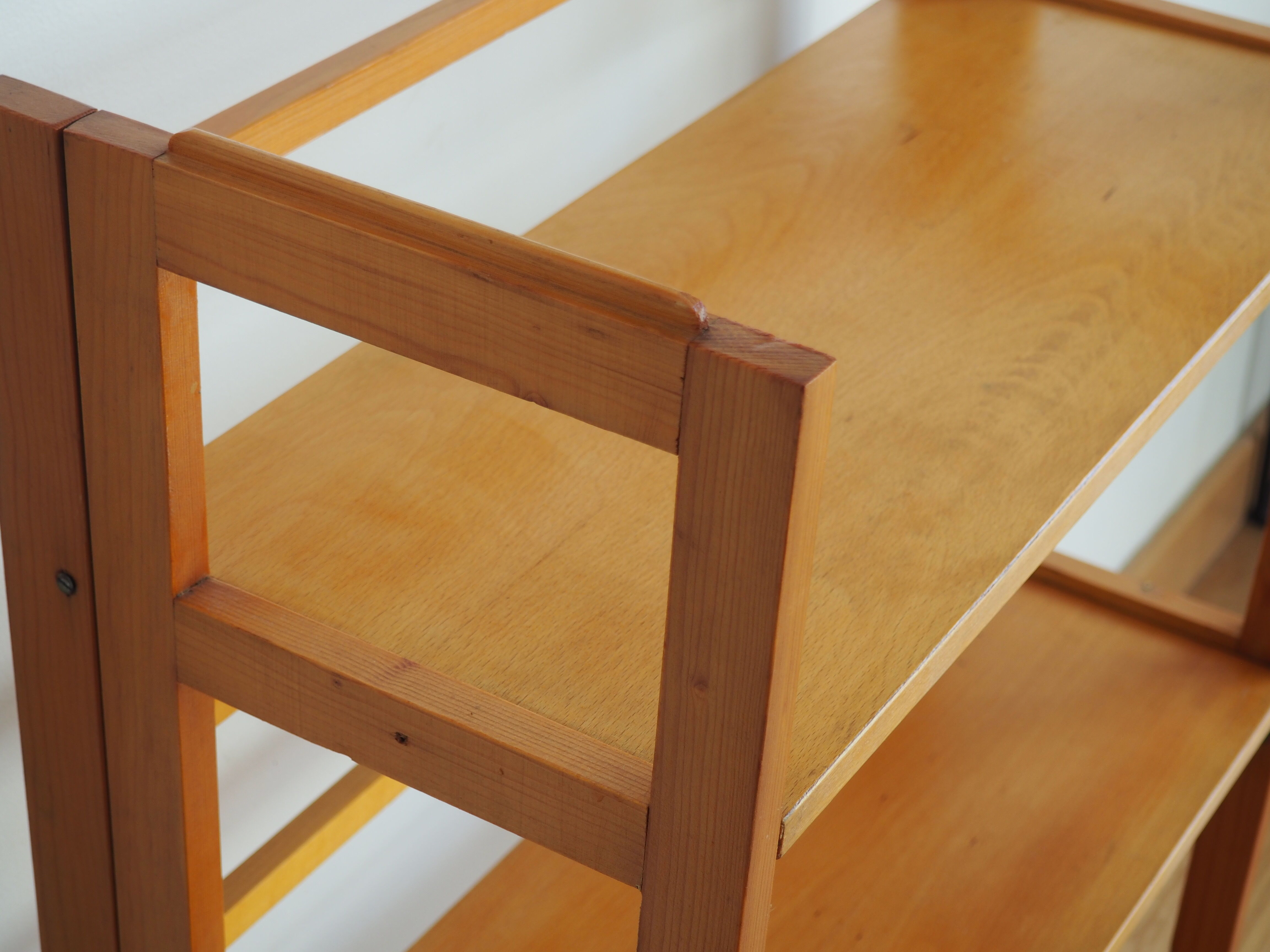 Folding shelf