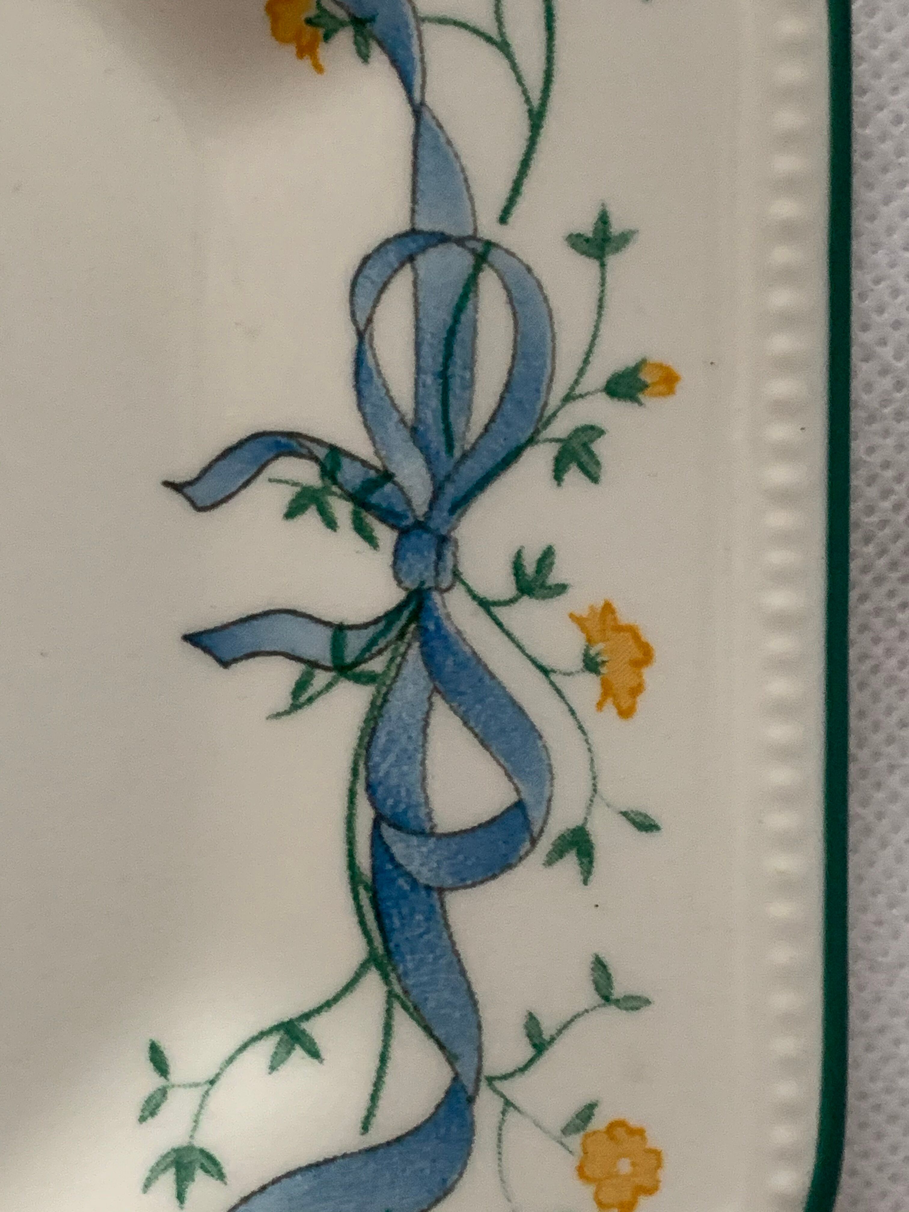 12 octagonal dessert plates in blue and yellow green English porcelain Johnson Brothers