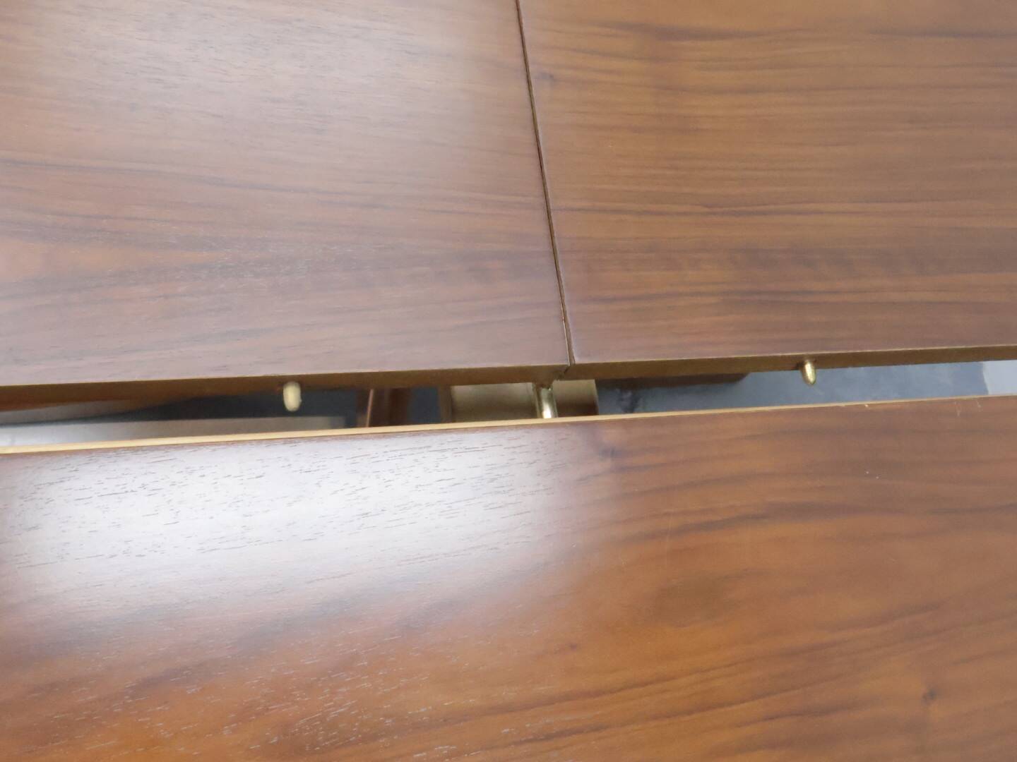 eettafel Lubke notenhout verlengbaar ovaal