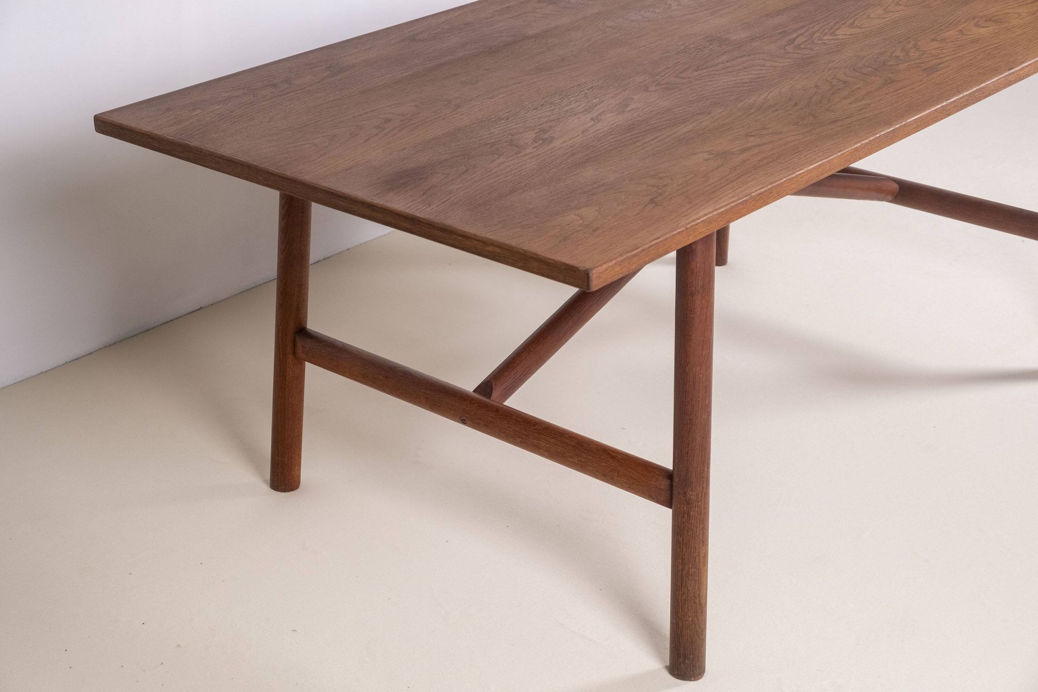 Table à manger en chêne par un ébéniste danois, années 1960, Danemark