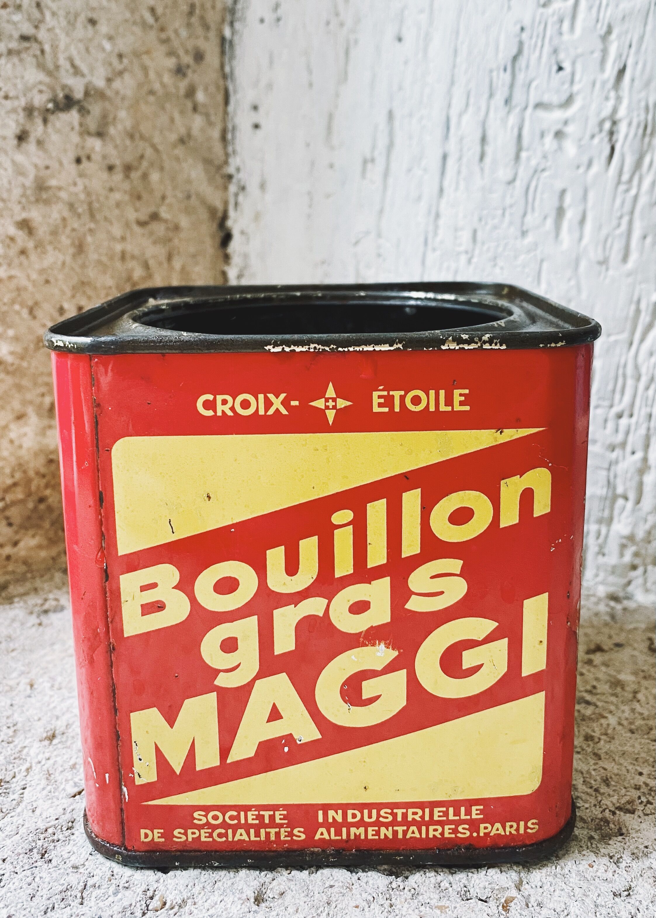 Box broth kub maggi