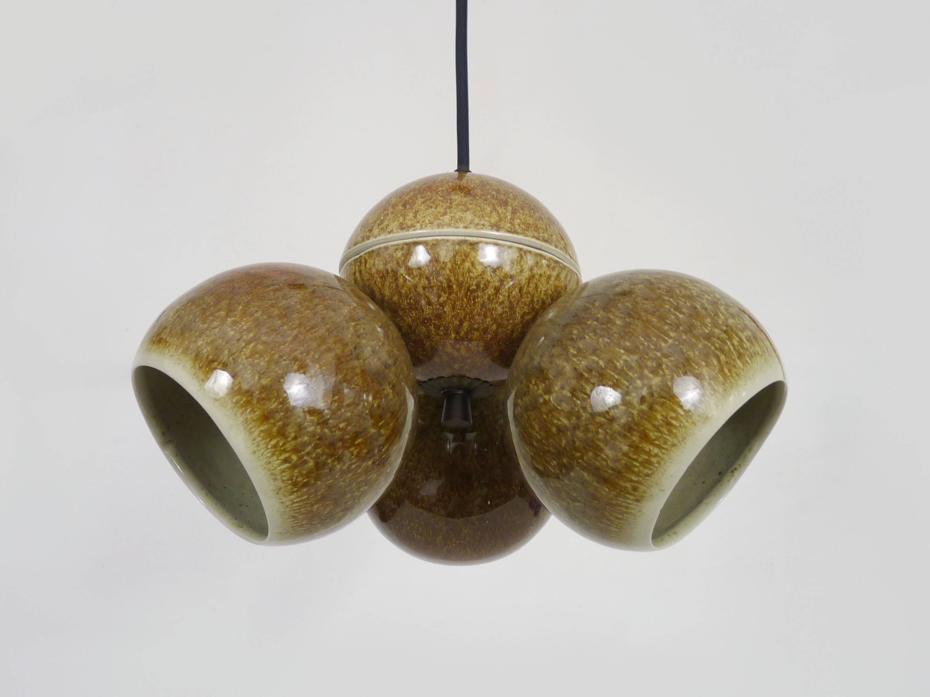 3-light chandelier with glazed sandstone balls. 50s-60s Italy