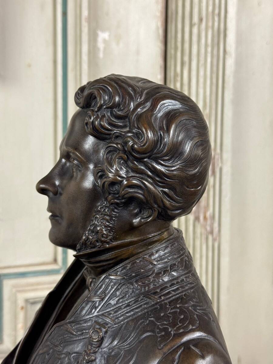 Bronze bust of Admiral Hucos, signed Dubray 1854