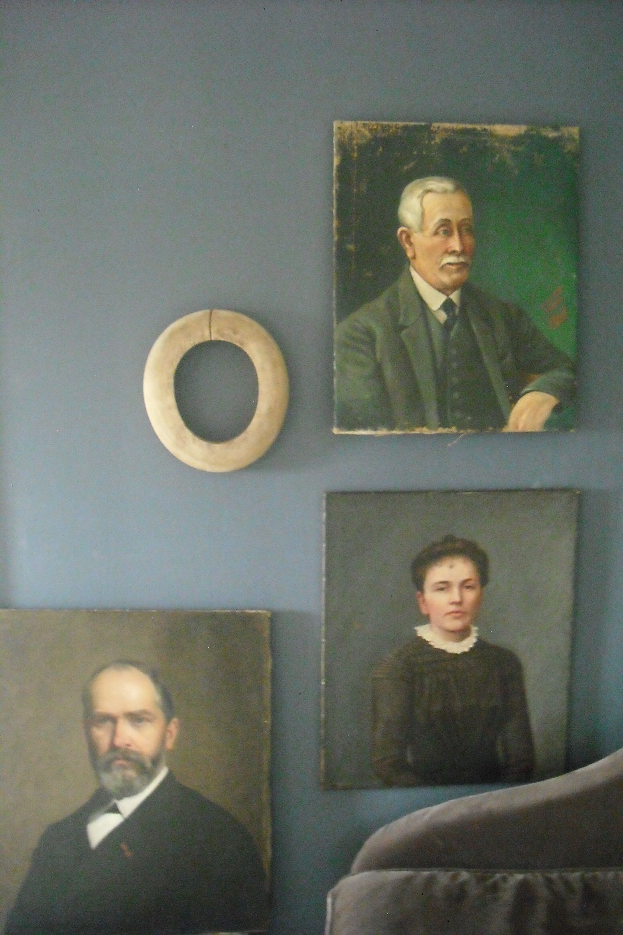 Portrait signed 63 / 50
