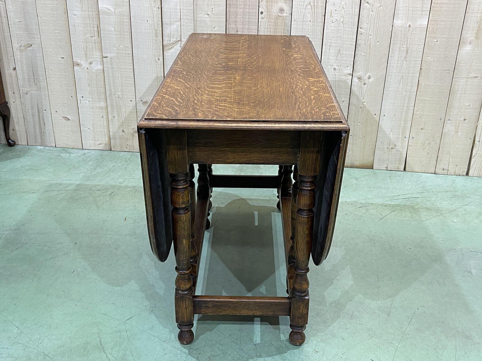 English folding table called -Gateleg- oak from the 1930s