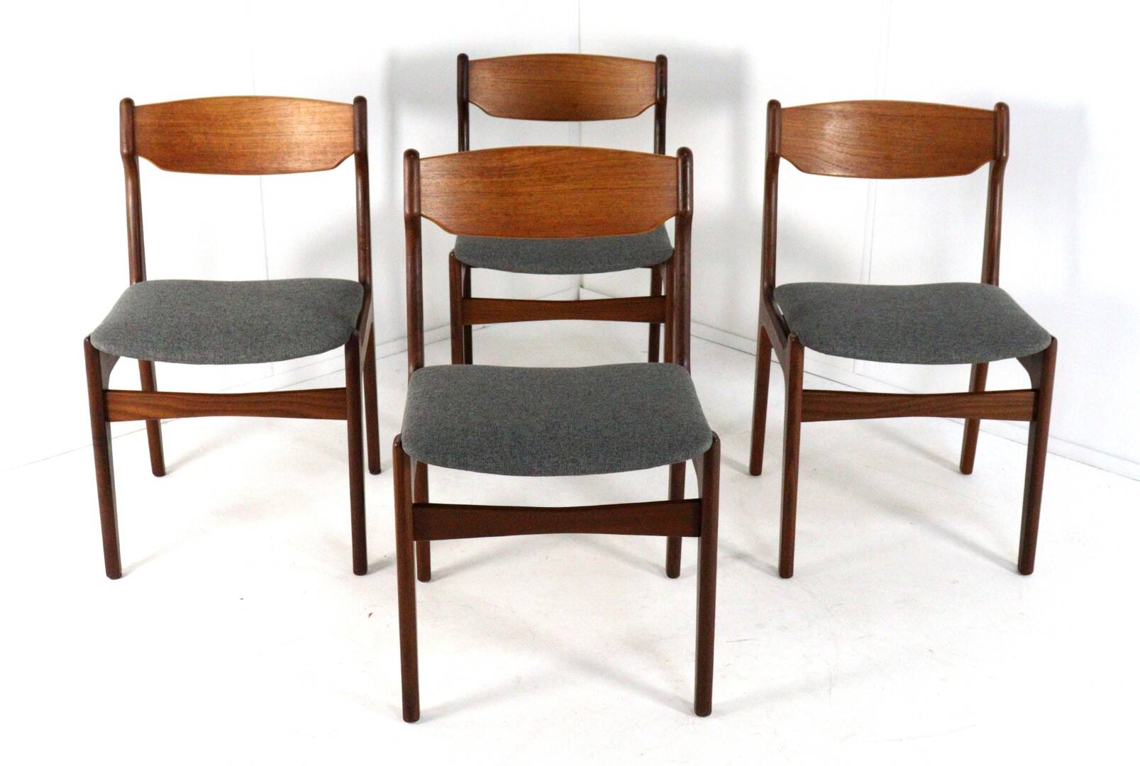 Very nice and solid set of 4 vintage teak chairs - Findahl.