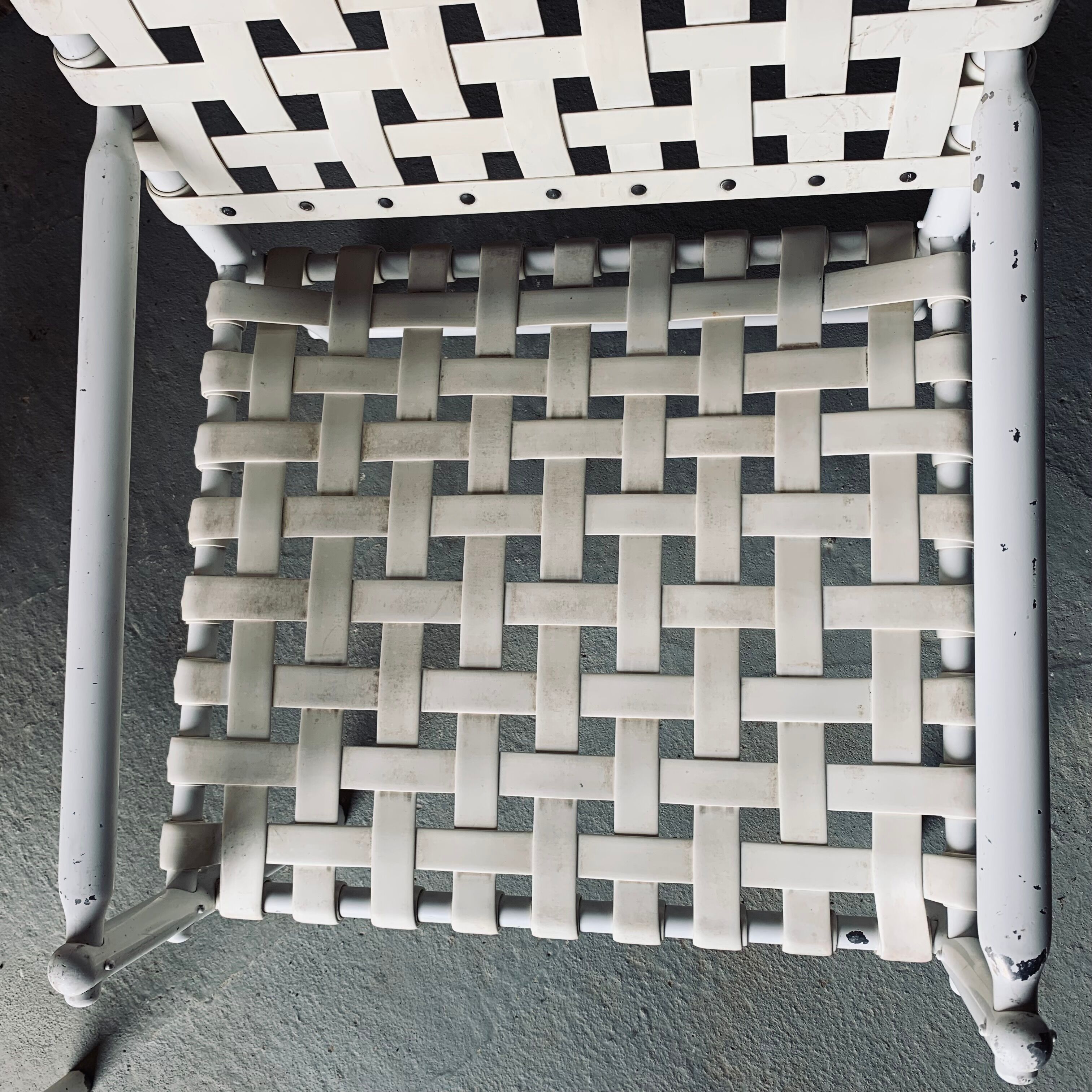 4 white Lounge Chairs Triconfort - Aluminium and plastic - 1980's