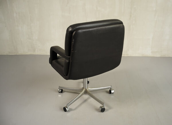 Fauteuil en cuir Mobilier International, 1970
