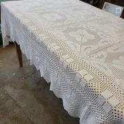 Dessus de lit / nappe / rideau ancien en crochet