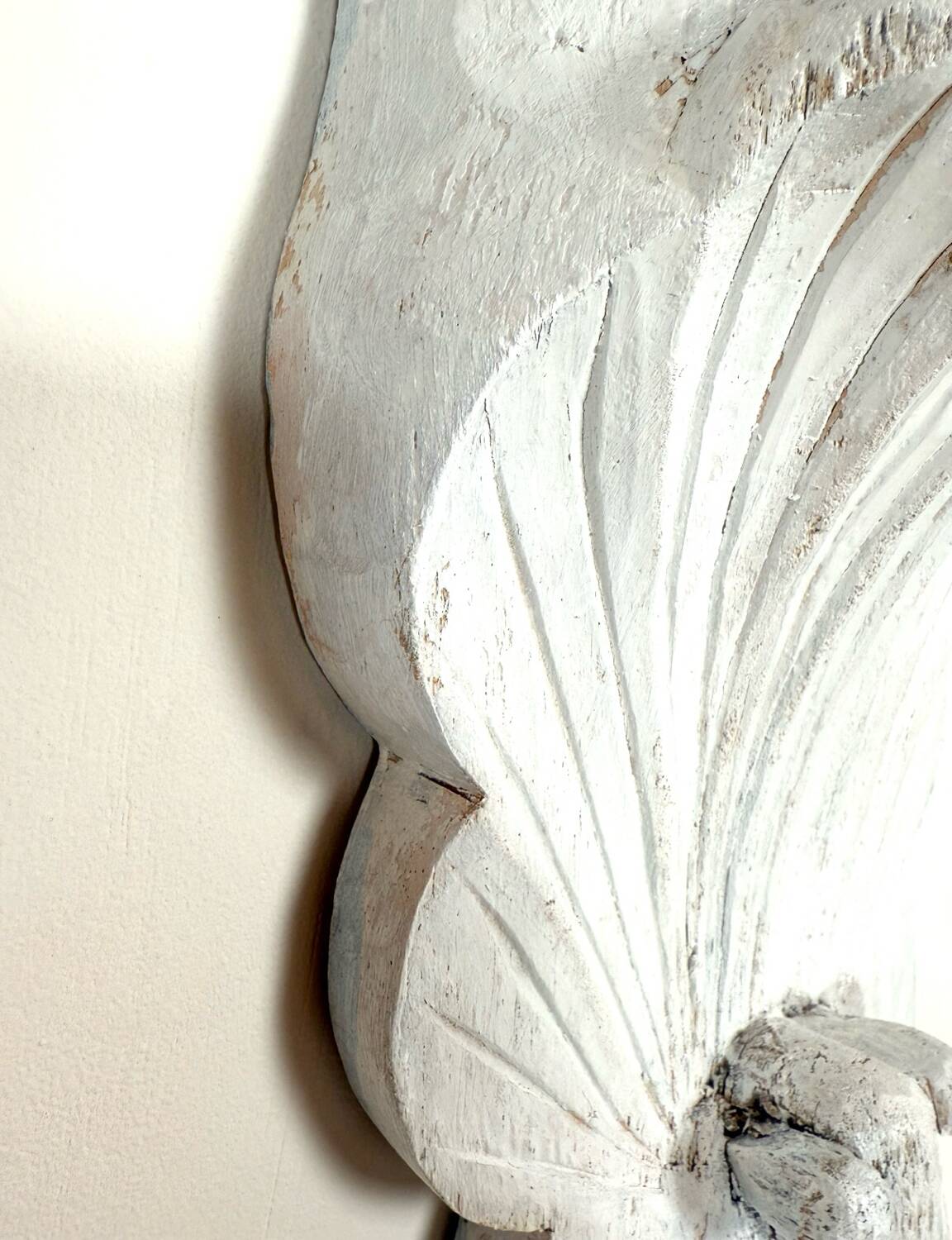 Wall shelf "Rocaille"