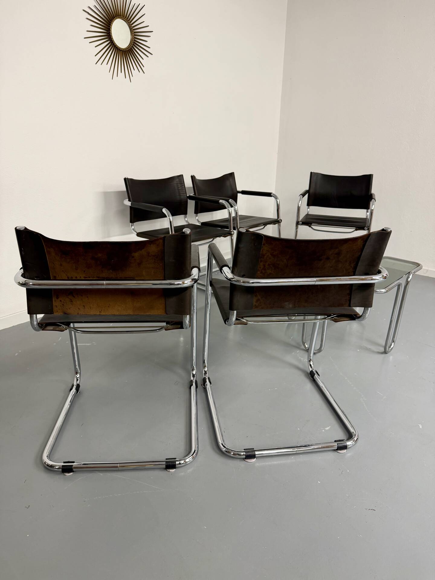 Lot of 5 tubular metal leather chairs, Bauhaus design, vintage 1970s.