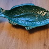 Ceramic serving flat plate in the shape of green fish