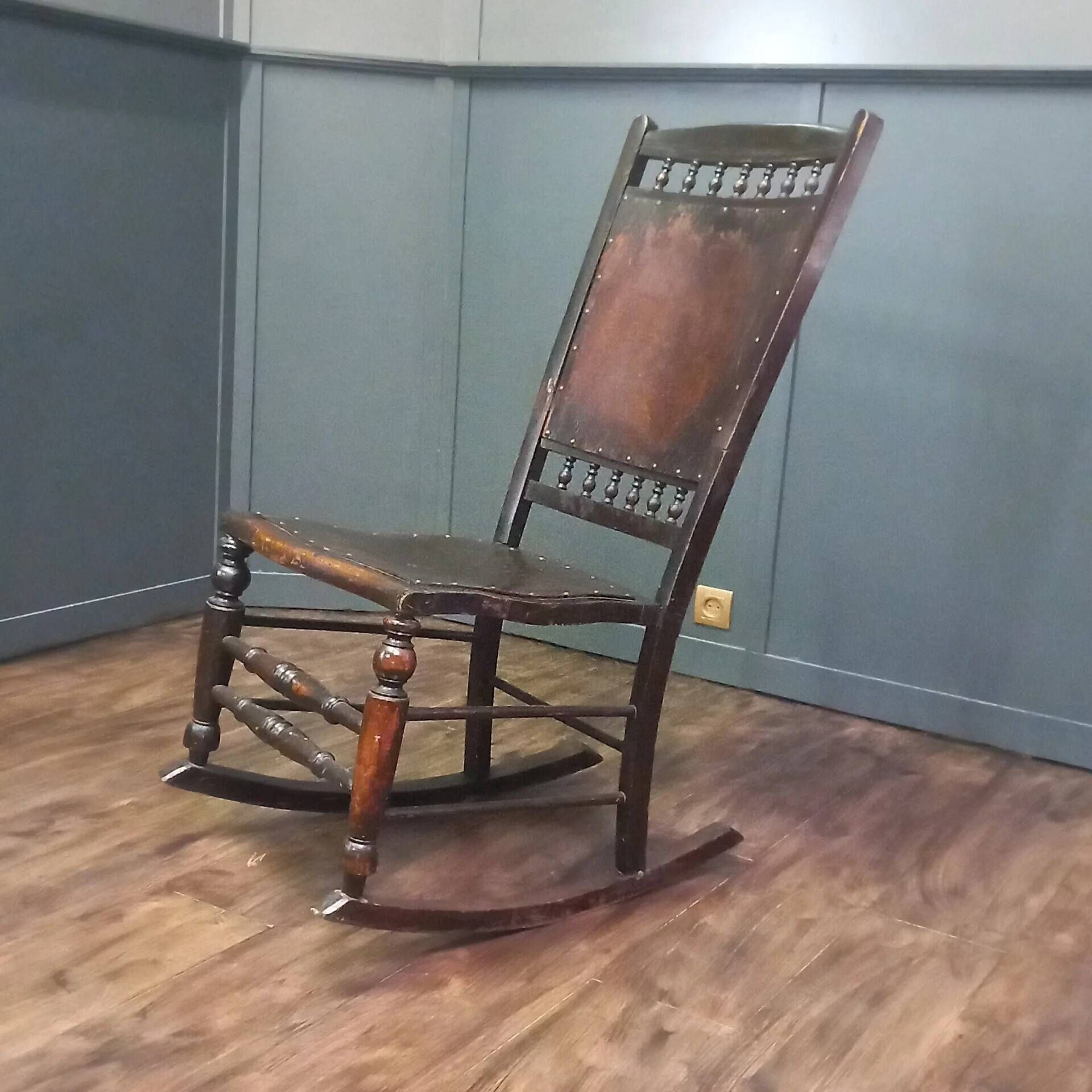 Antique English beech rocking chair cottage style