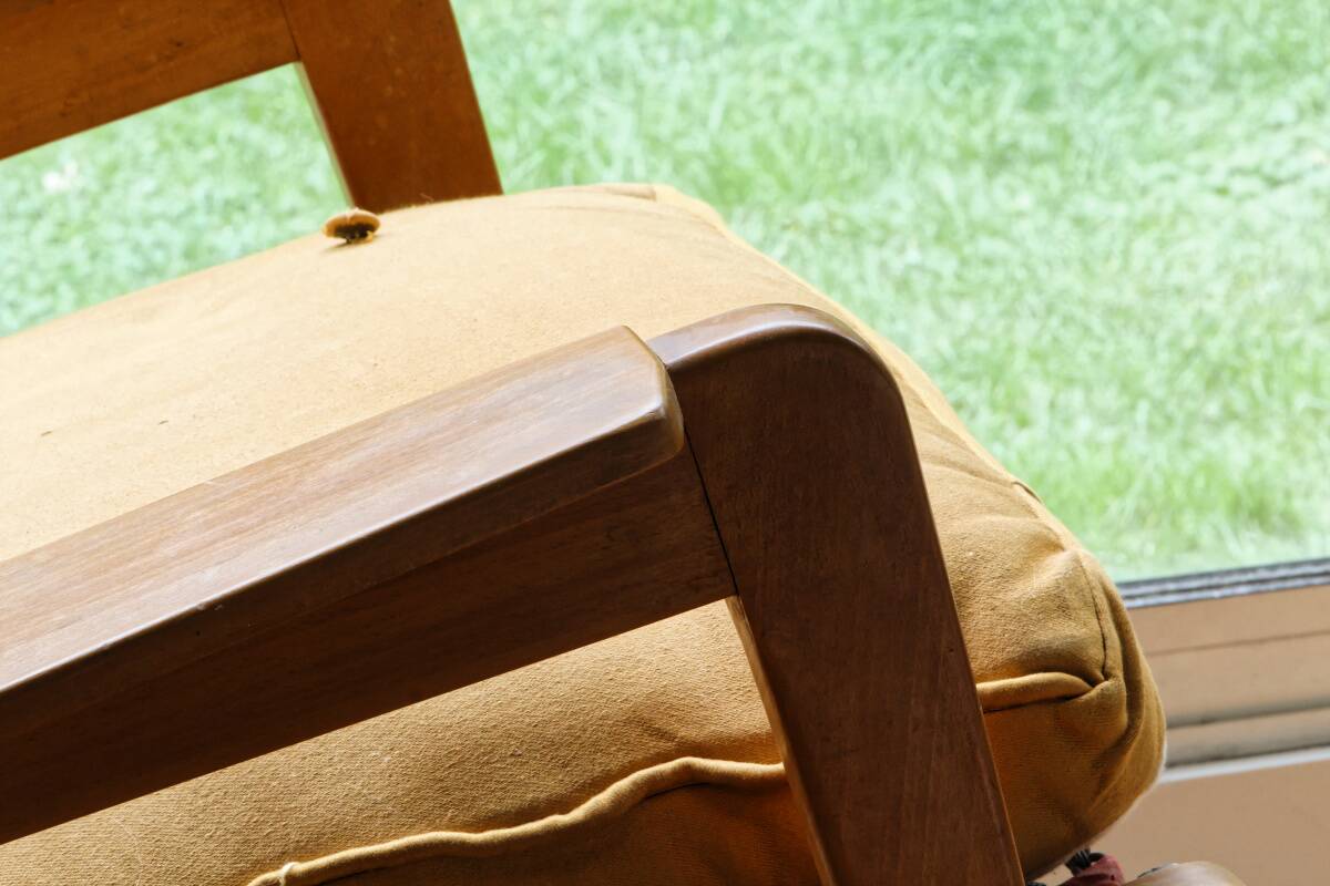 Fauteuil Pierre Guariche FS105, Airborne Edition