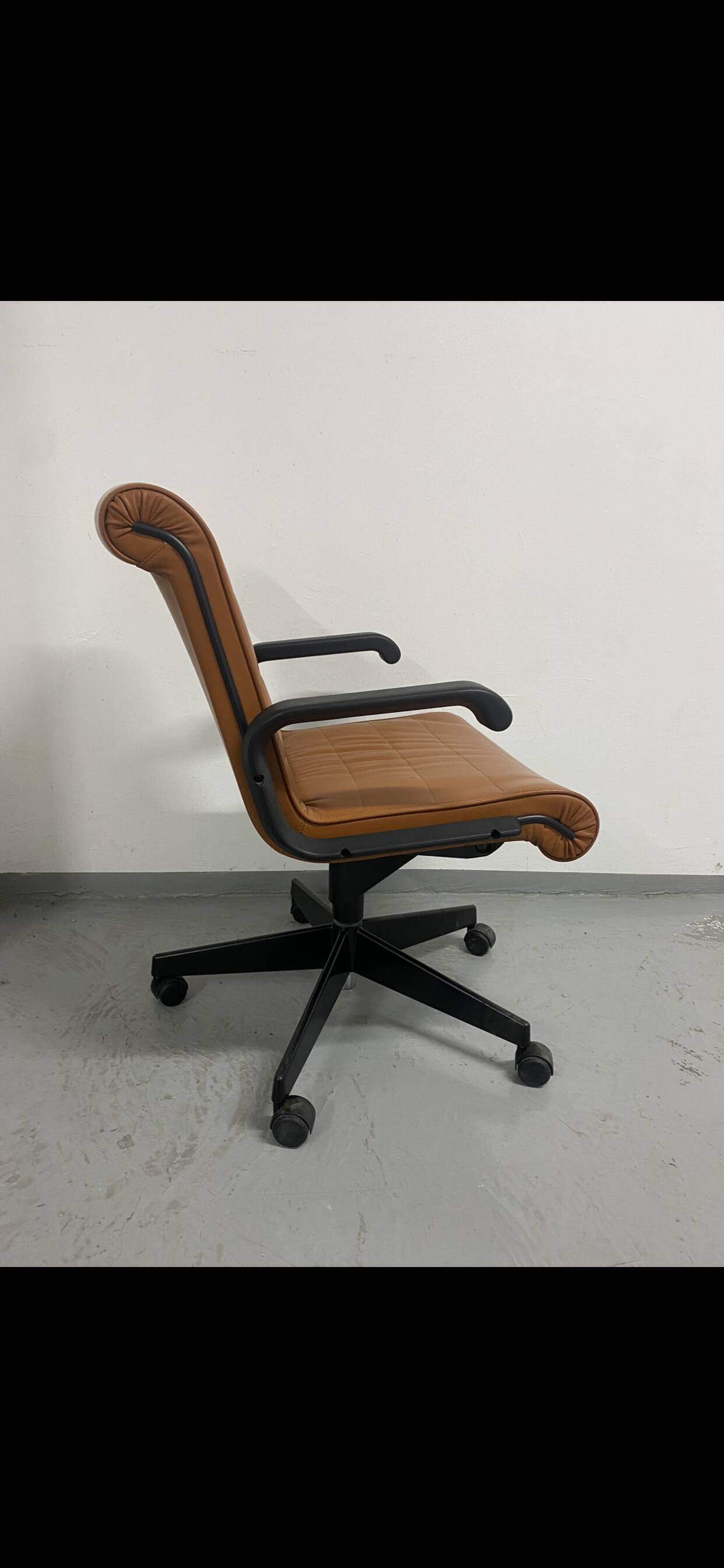 Leather armchair Cognac Richard Sapper Knoll edition