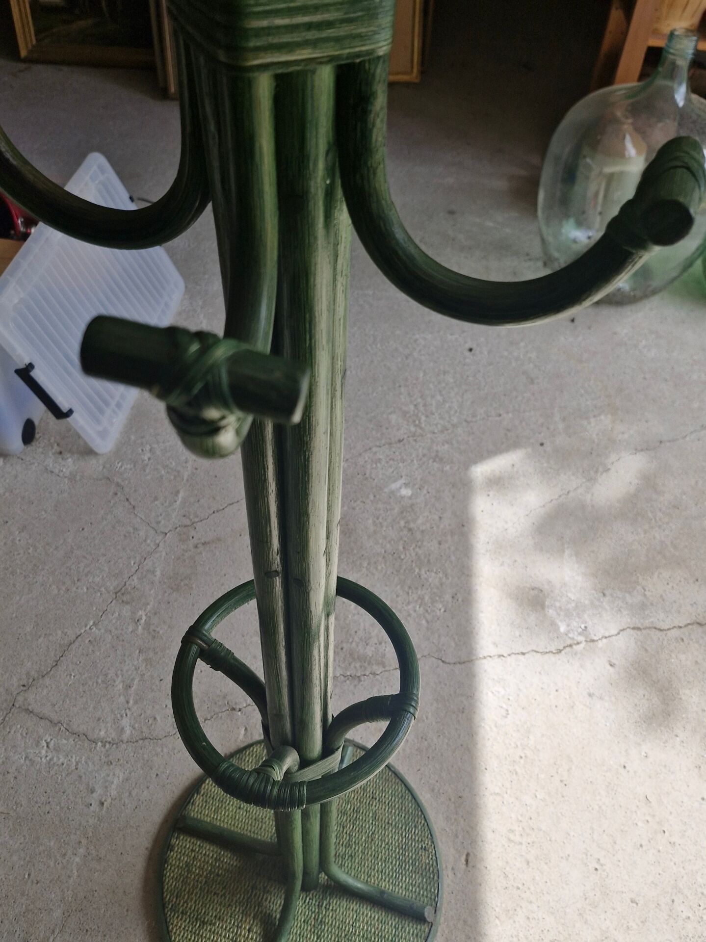 Porte-manteaux perroquet en rotin vert