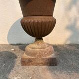 Médicis vase in cast iron