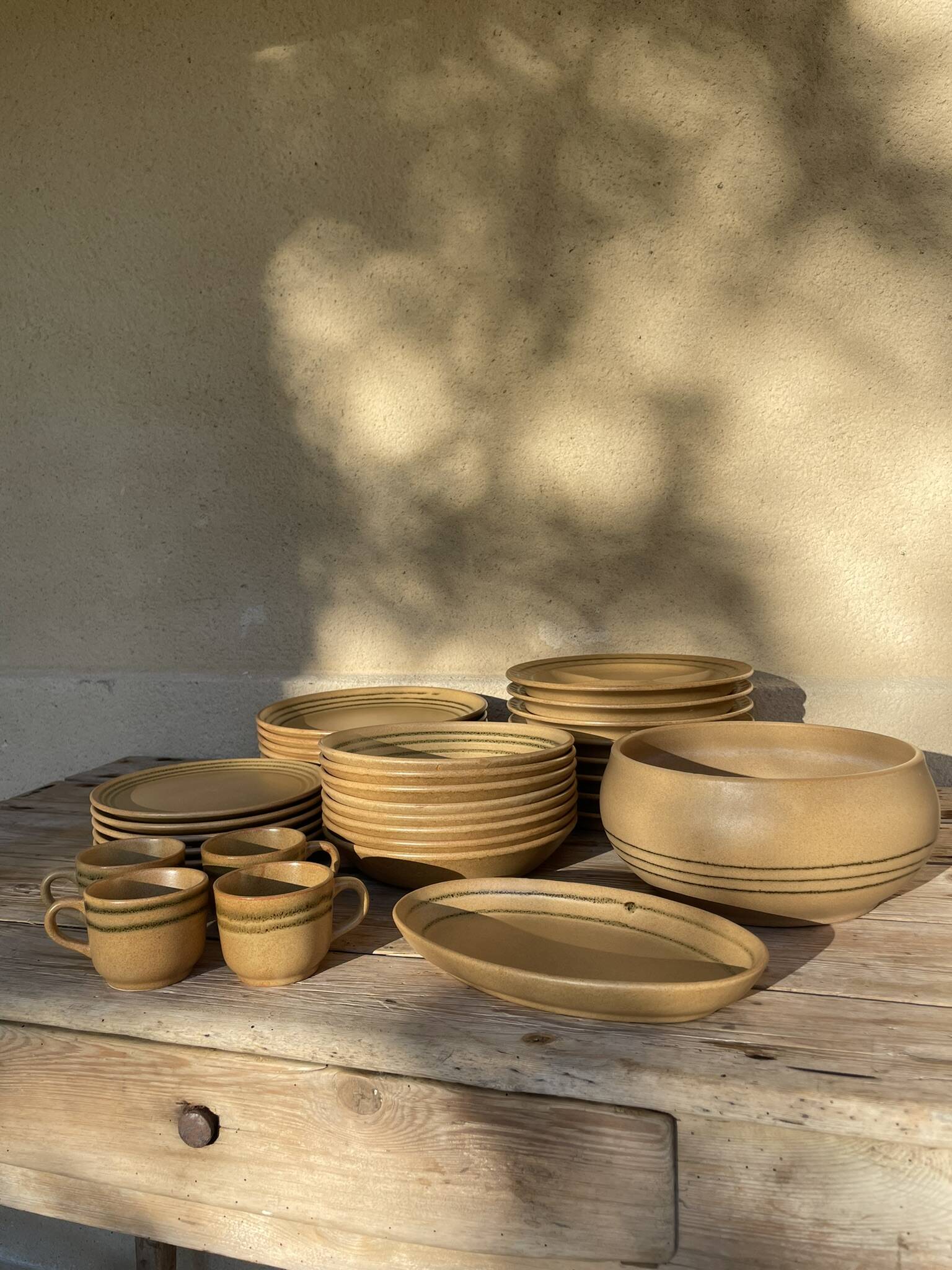 Sarreguemines Atelier d'Art sandstone set