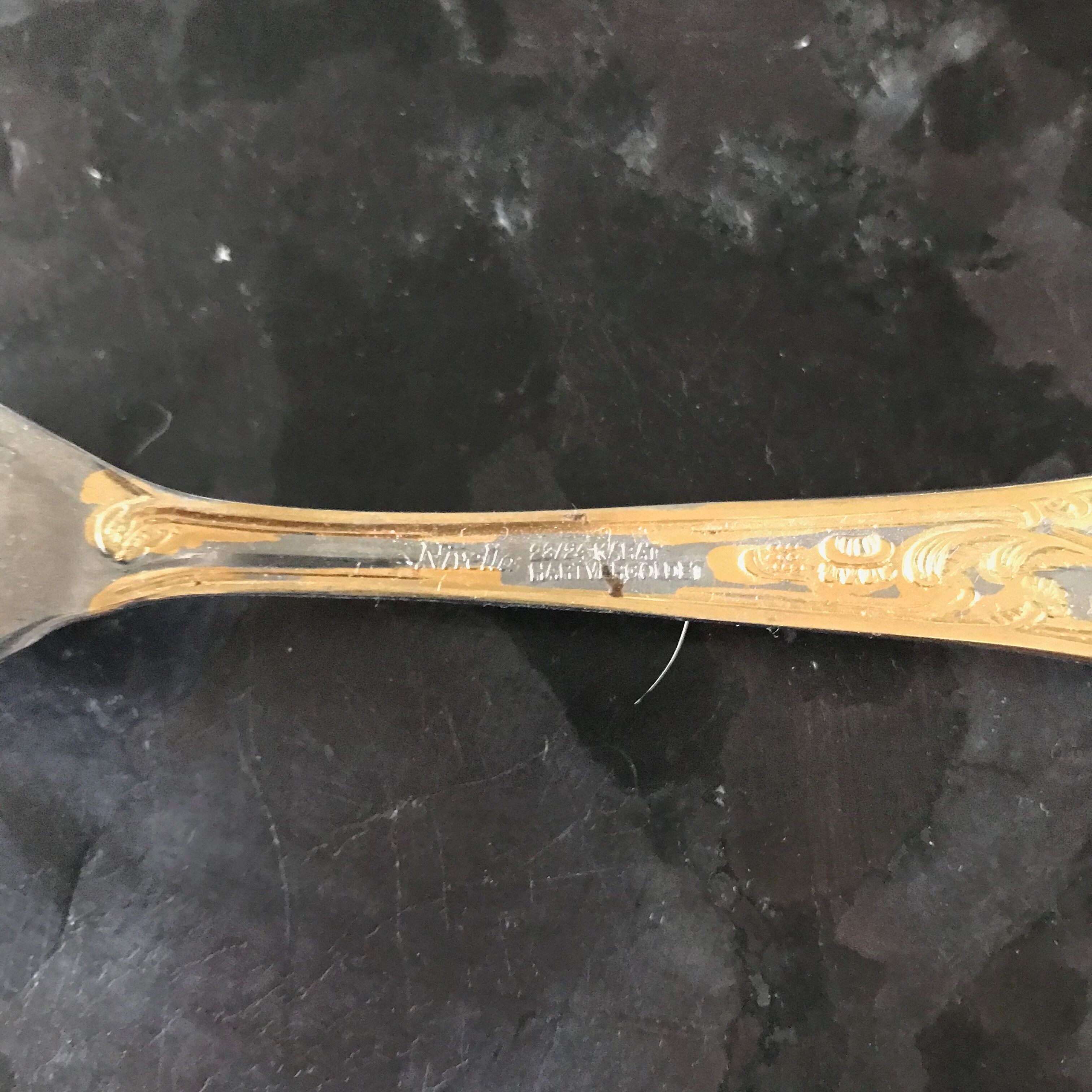 Christmas Pop-up 2022 Set of 4 gold-plated dessert forks.