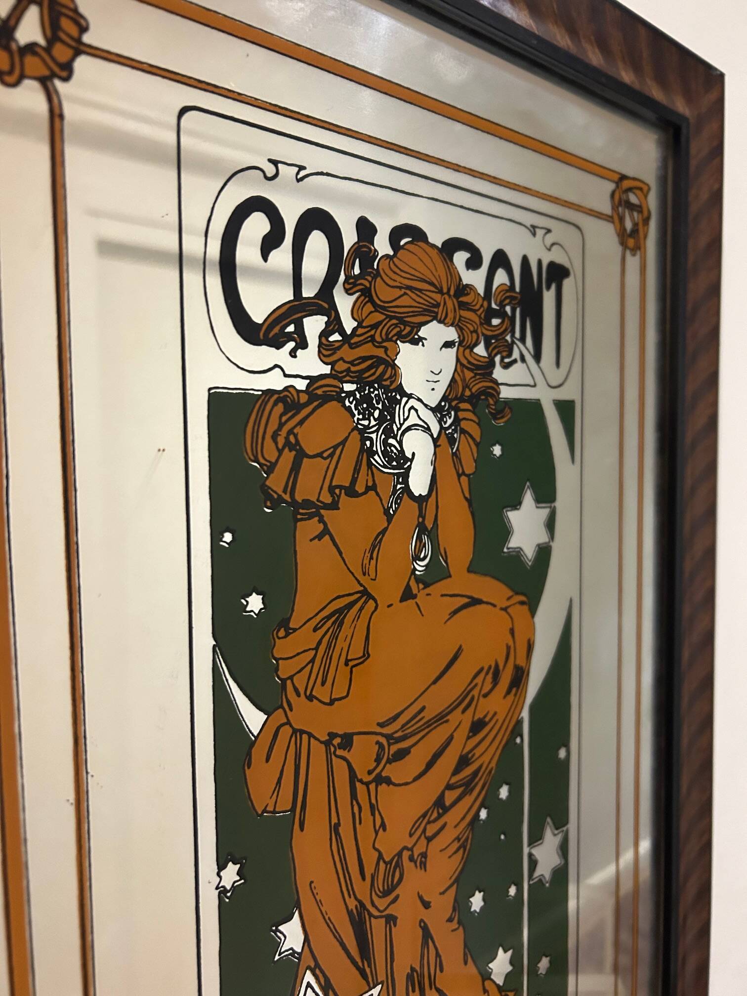 mirror 70s Mucha Crissant