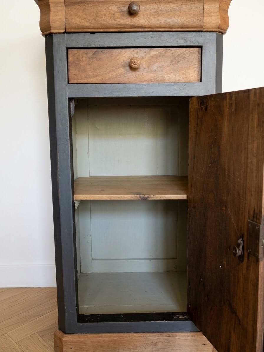 Antique bedside table in walnut and painted wood.