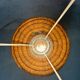 Lampe de table vintage – ancien pichet en rotin