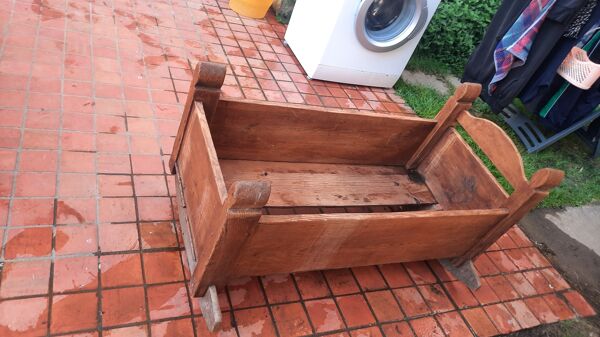 Berceau à bascule ancien