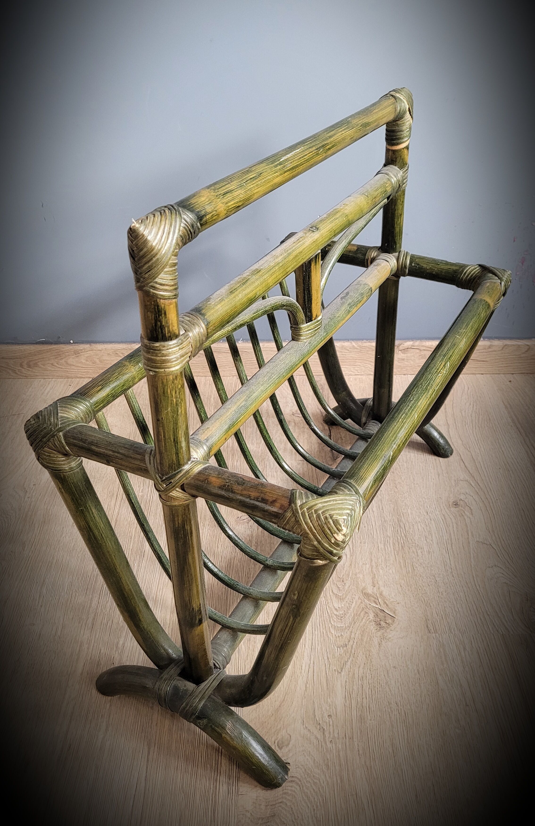 Green rattan bamboo review holder