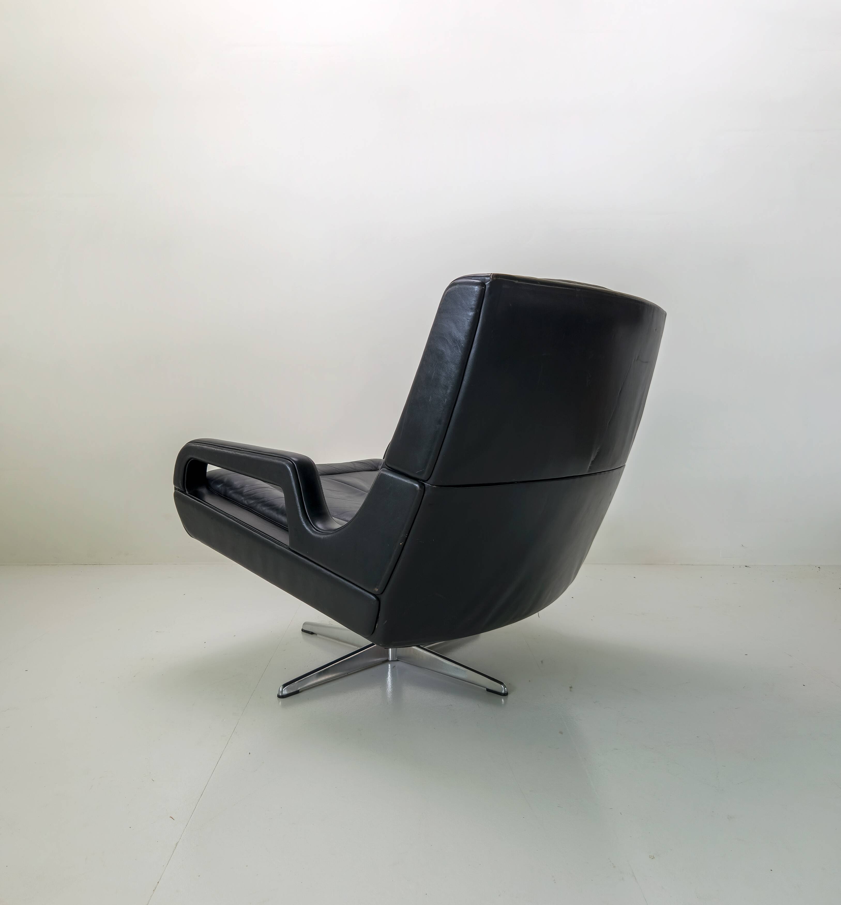 Carl Straub swivel armchair – 1960s/70s
